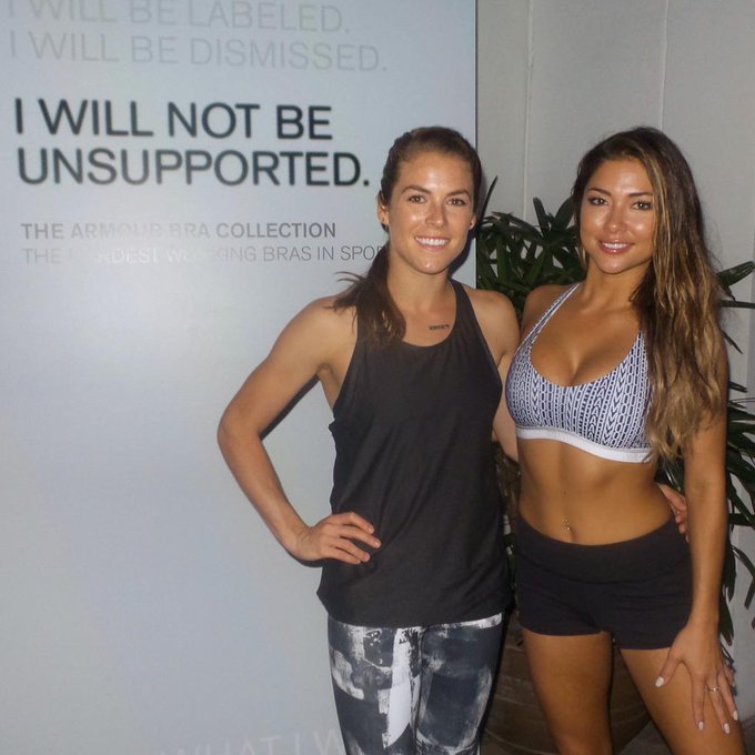 With the World Cup champion @kelleyOhara  after the @underarmour event. ⚽️⚽️⚽️drenched in sweat! http://t
