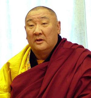 Сүсэгтэн олноо шулж байгаа Гандан хийдийг номнуудаа үнэгүй болгох хүртэл Твиттер тэмцэл хийцгээе.