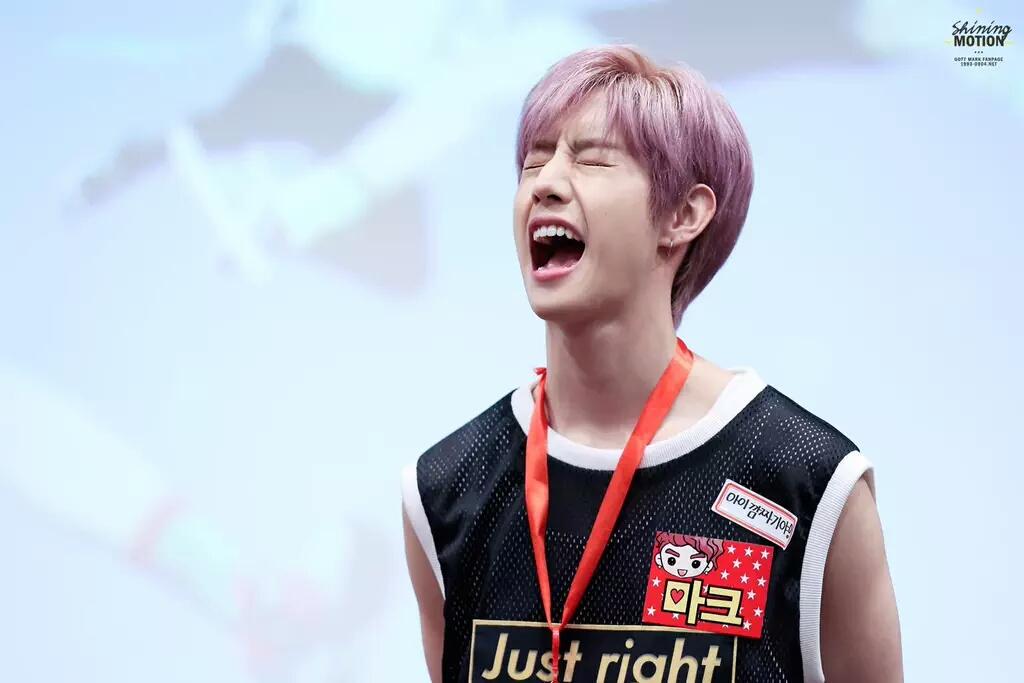Roses195's tweet photo. #ฟิคมอ #ฟิคเพื่อนกาม #ฟิคผ้าไหม #ฟิคระนาดเอก #ฟิคพี่มาร์คยกซด #พี่มาร์คเฟซบุ๊ค #feelmeMB #PhobiaMB มาอัพเถอะคร้าบบบ http://t.co/U3fQcOeyrN