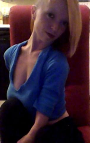 LittleModel25's tweet image. Sitting in the kitchen :-D who wants a sandwitch?