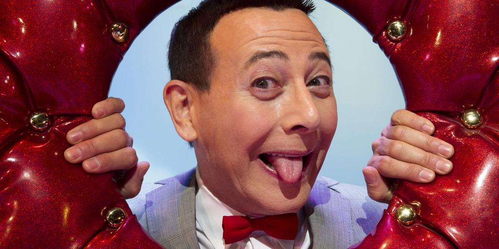 Aquí está Pee-Wee Herman, abriendo el jueves al mejor cumpleaños posible...
Happy Birthday, Paul Reubens!!!! 