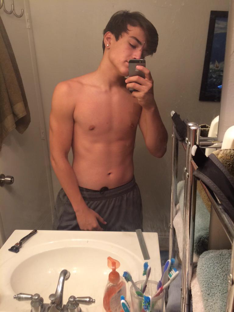 ratswhalesetc's tweet photo. dear lord 😂😅 http://t.co/Q6GyCabbpP