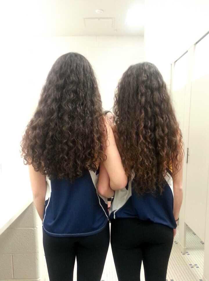 CurlyProbs's tweet photo. every curly hair girl needs a curly hair bff 💕 http://t.co/PBI8YFuRIQ
