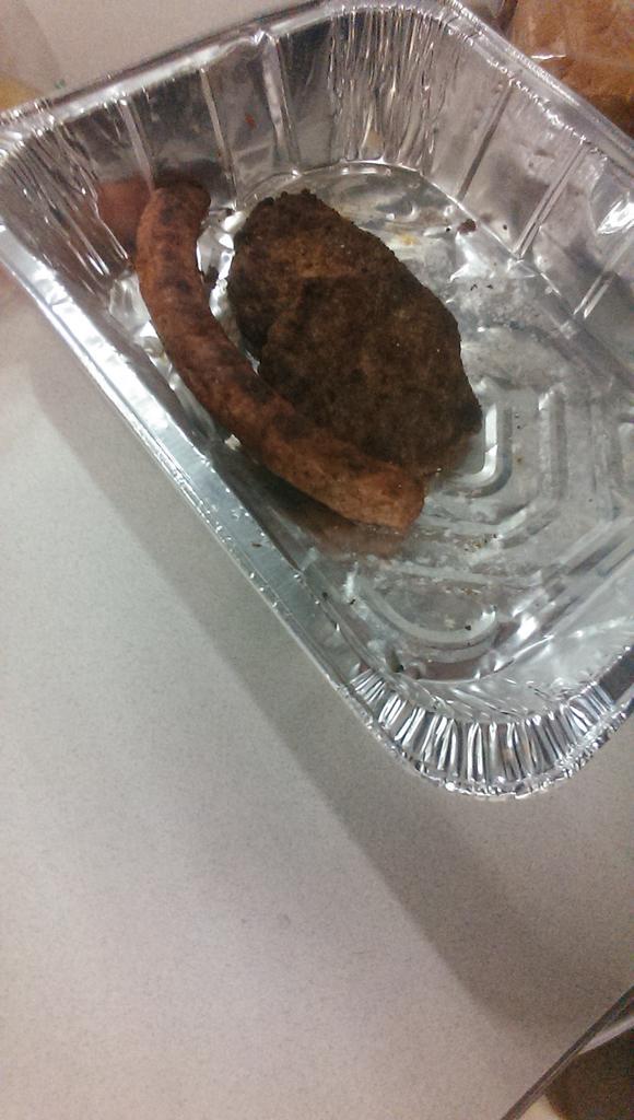 toppertunity's tweet image. Thanks metro freightliner for the staff appreciation lunch! #6workers #2burgers1sausage #nightshaft #thanks4nothing