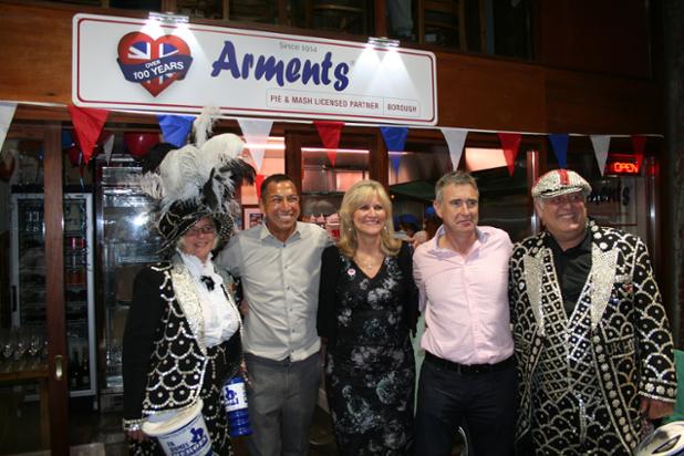 Arments Pie and Mash opens next to Borough Market
 ow.ly/Rqn3P