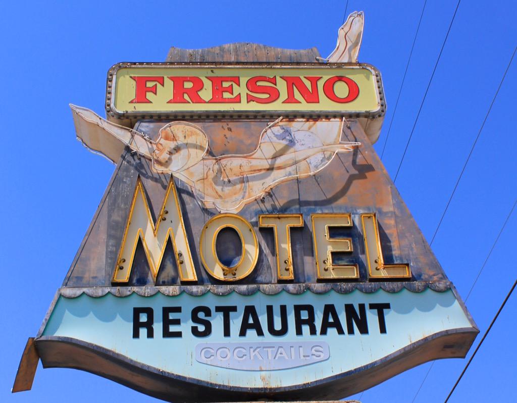 NeonAmerica's tweet photo. Fresno Motel - Fresno, CA http://t.co/JNBwwxqILD