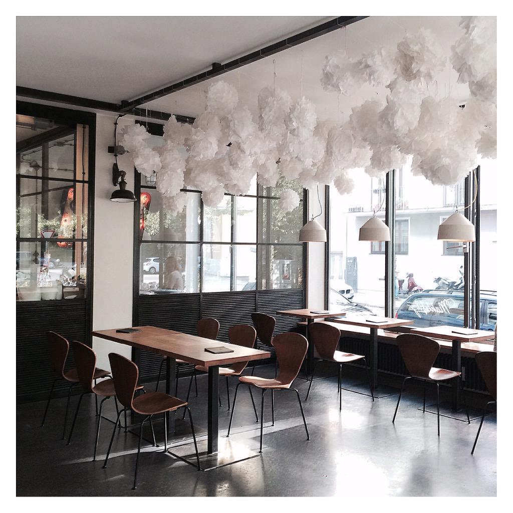 HelenaLeFur's tweet photo. #goodmorning #coffee #design #niceplace #Munich @mahlefitz http://t.co/EIJQEIFByN