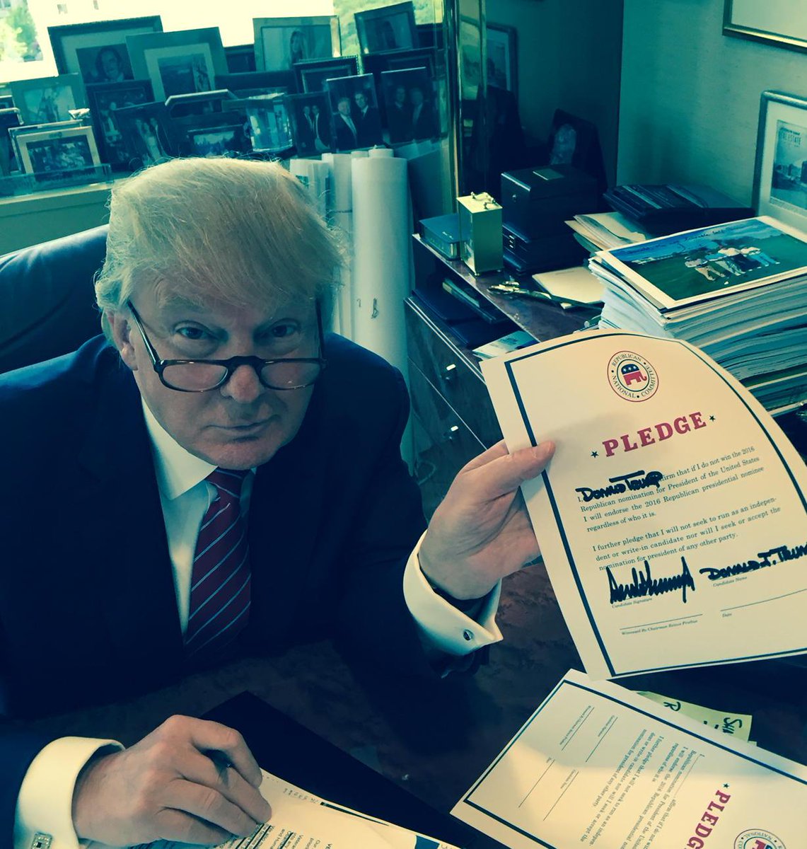 Donald Trump Signs Pledge Not To Run As Independent Us News The Guardian