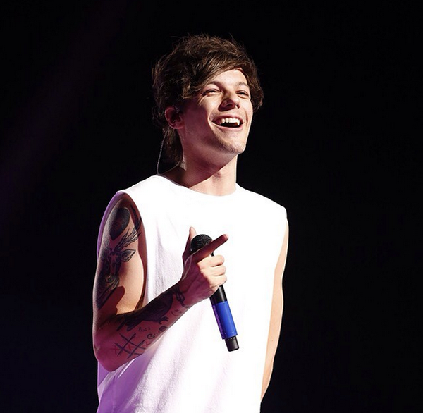 LoveeHarrySmile's tweet photo. Reasons of my smile: 3 British and 1 Irish
#1daction #1DDragMeDown #MTVHitsLA #OneDirection http://t.co/ADWQ2dJtN2