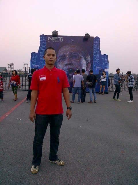 Happy Birthday bg Iwan Fals inspirasimu dan celotehmu membangkitkan Jiwa Ragaku ...OI -SAWAH LAMA-TANGSEL 