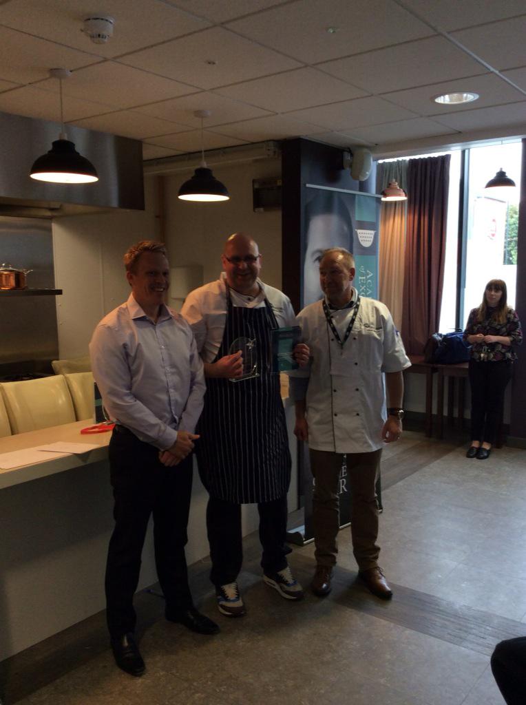 Simonprice8's tweet photo. @Hearach1 @graeme_fleck @smfcuk @dwbridge1 fish winner http://t.co/AdDgouW3Yq