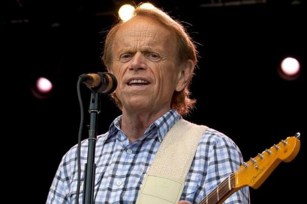 Happy birthday Al Jardine (The Beach Boys)! 