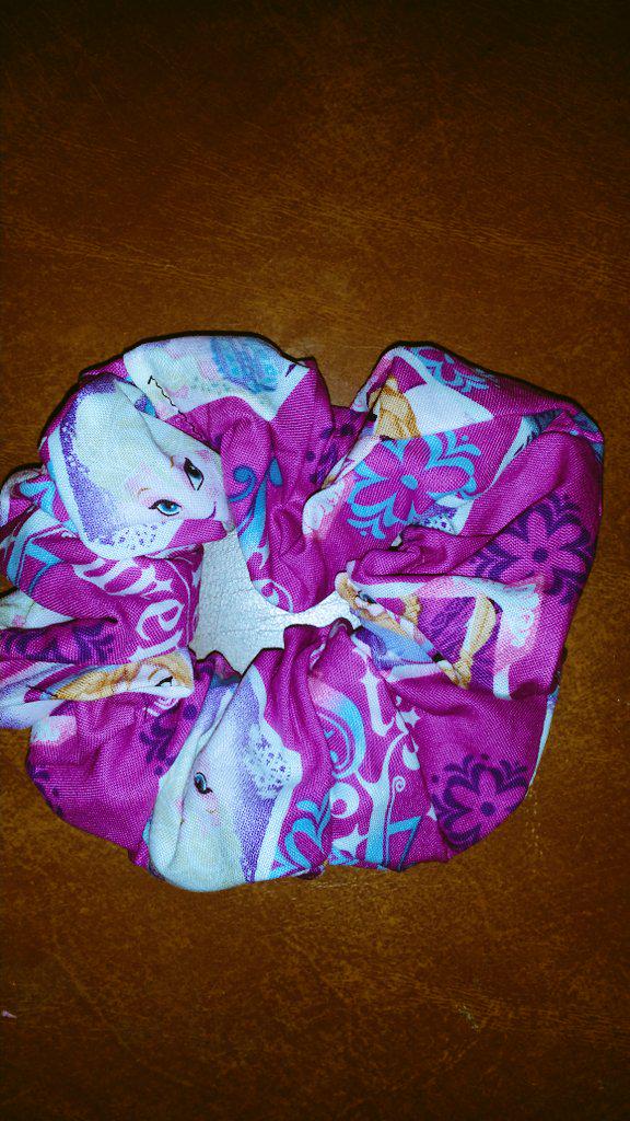 2Naturalgurlz's tweet image. All girls scrunchies $3. Shop at the #fallforcolor @TheKTMixer for tix