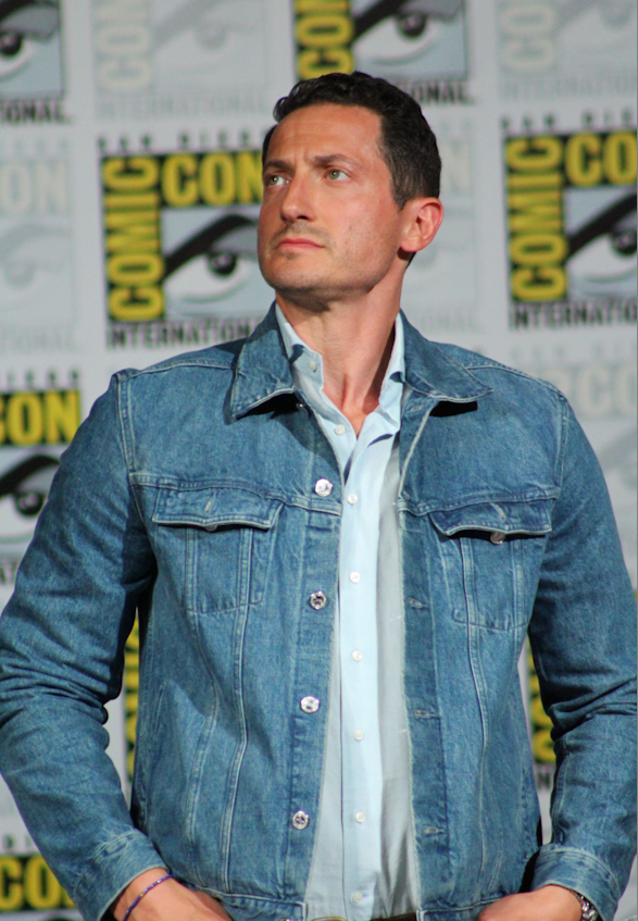 PiliTF's tweet photo. Sasha Roiz #SDCC2015 #GrimmPanel Via @FANdemoniumNet http://t.co/9uXN5mVkA0 http://t.co/9Pi9g1WaSV