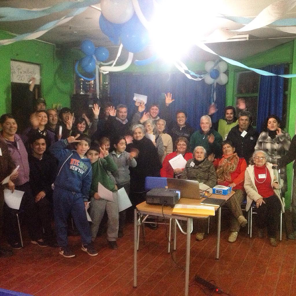 miparque's tweet photo. Ayer tuvimos el primer taller participativo en #Pudahel junto a la comunidad y Tres Montes Luchetti @pastademama http://t.co/ez3vOTLYMH