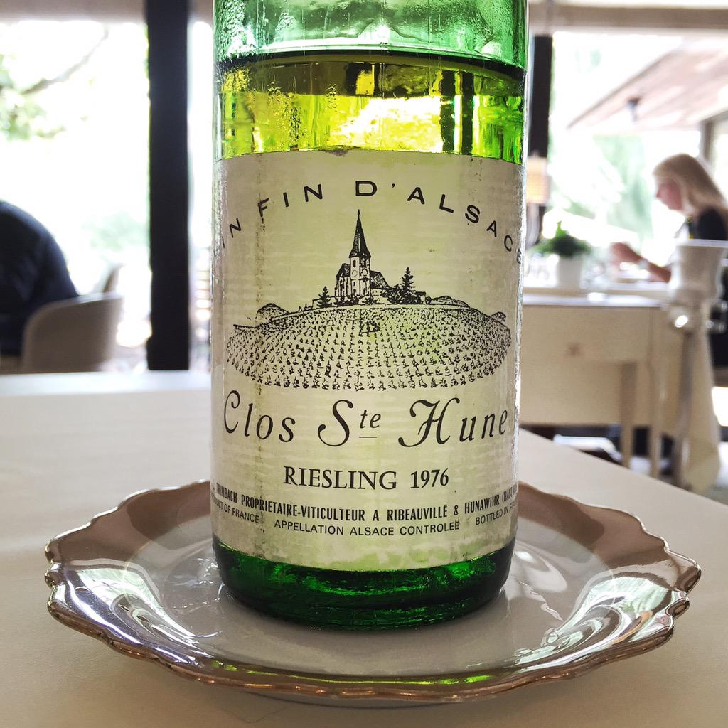 vilaviniteca's tweet photo. El Riesling. 39 años. Perfume de bosque húmedo en otoño. El cuerpo de una piedra. Importante! -QV http://t.co/gpREjGuCXf