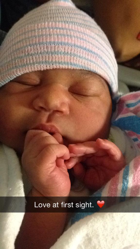 aliyajamese's tweet photo. My favorite person in the WHOLE WIDE WORLD is turning a month today. My TOOTIE pootie 💕😘 #stopgrowingupalready LOLOL http://t.co/s7LaDpAG3z