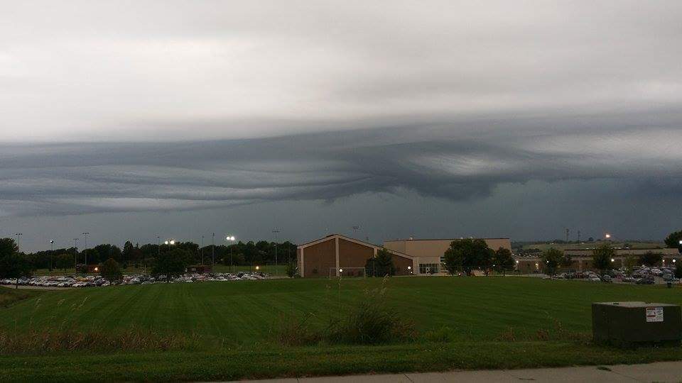 StormTrax_SSWN's tweet photo. An interesting formation, taken by our very own Randy Schraeder this morning in Denison, Iowa. http://t.co/lQYxmBrAkd