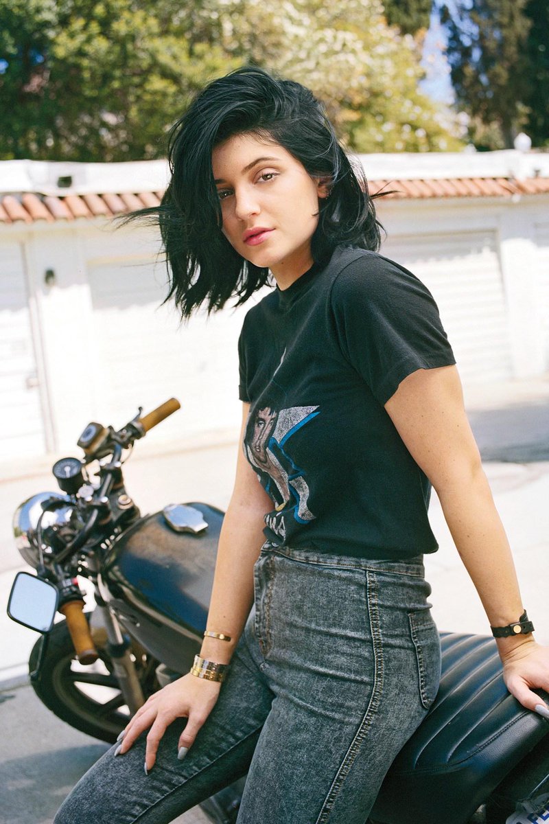 martarojals's tweet photo. “@MissVogueUK: #ThrowbackThursday: when @MissVogueUK met @KylieJenner Watch here - http://t.co/218H8rQJEA http://t.co/1Tkcyg9qNj” @AriRojals