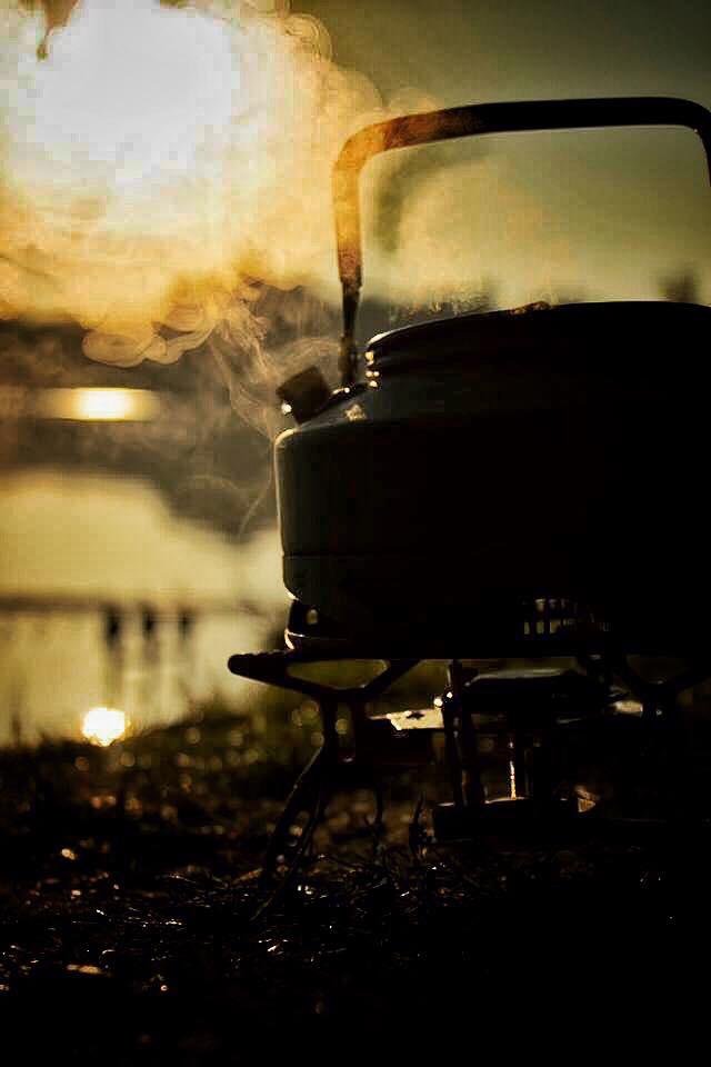 FoxInt's tweet photo. The obligatory carpy kettle shot! @mark_pitchers would be proud #foxcookware #thatscarpy #yorkshiretea http://t.co/OWY3Ci4zCz