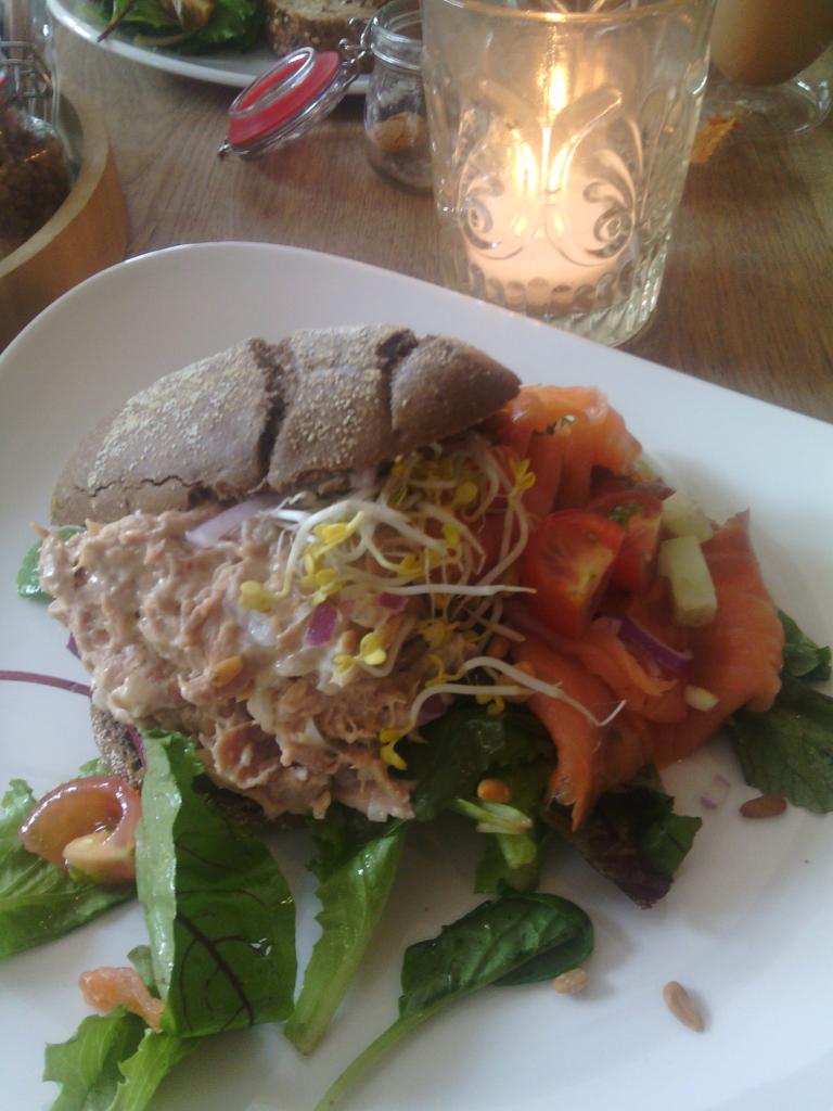 En weer keTEplak bij <a href="/TanteAnAmeland/">Eeterij Tante A'n</a> ....