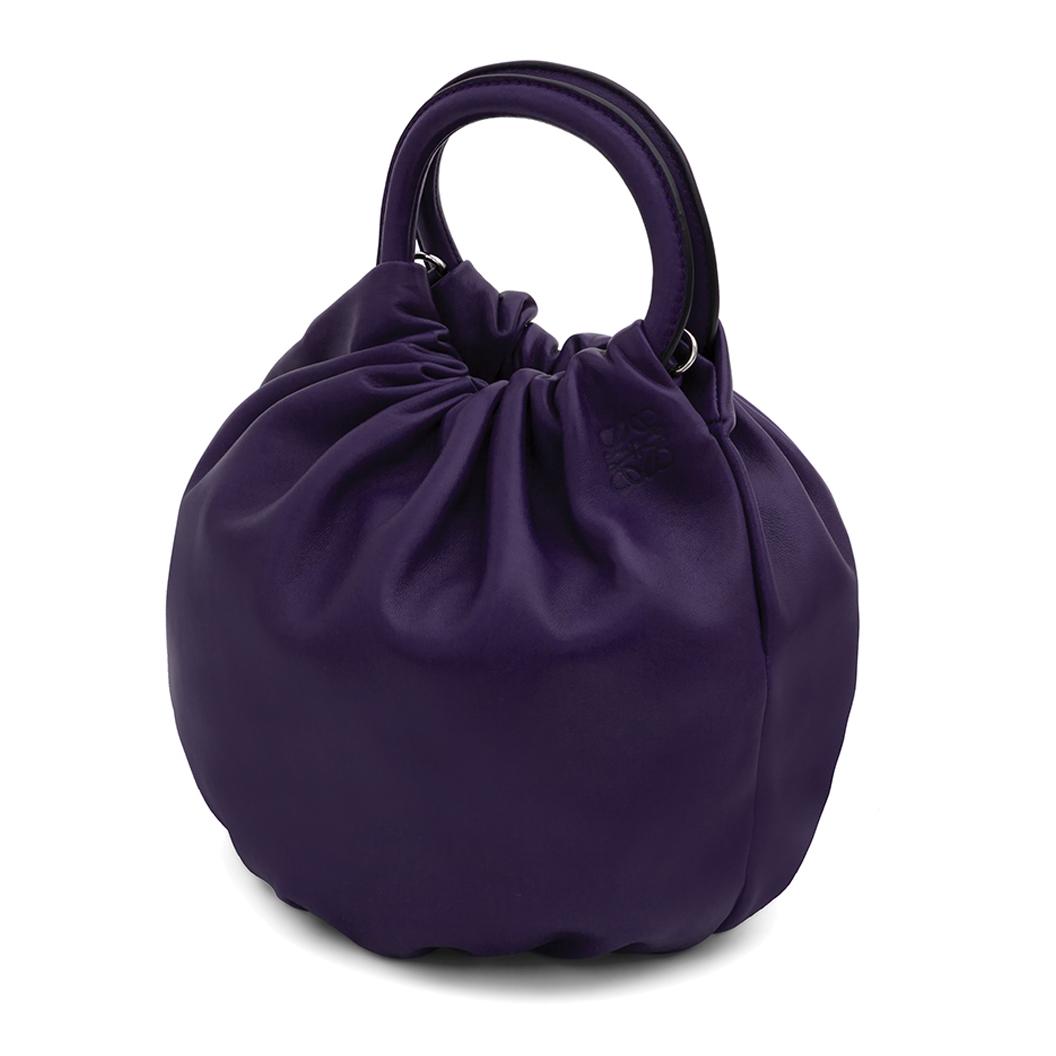 LoeweOfficial's tweet photo. #BounceBag new colors now available
Nappa leather in an unique shape. Shop now on http://t.co/oGoNBJjOKv
#LOEWESS15 http://t.co/NlVc3vPKq7