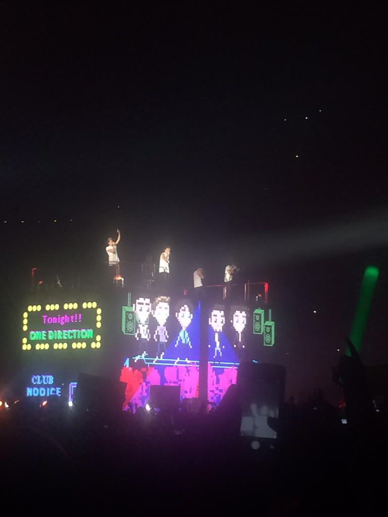 bananarryswift's tweet photo. ITS BEEN A YEAR #wwastl http://t.co/aOFdA1W6wl