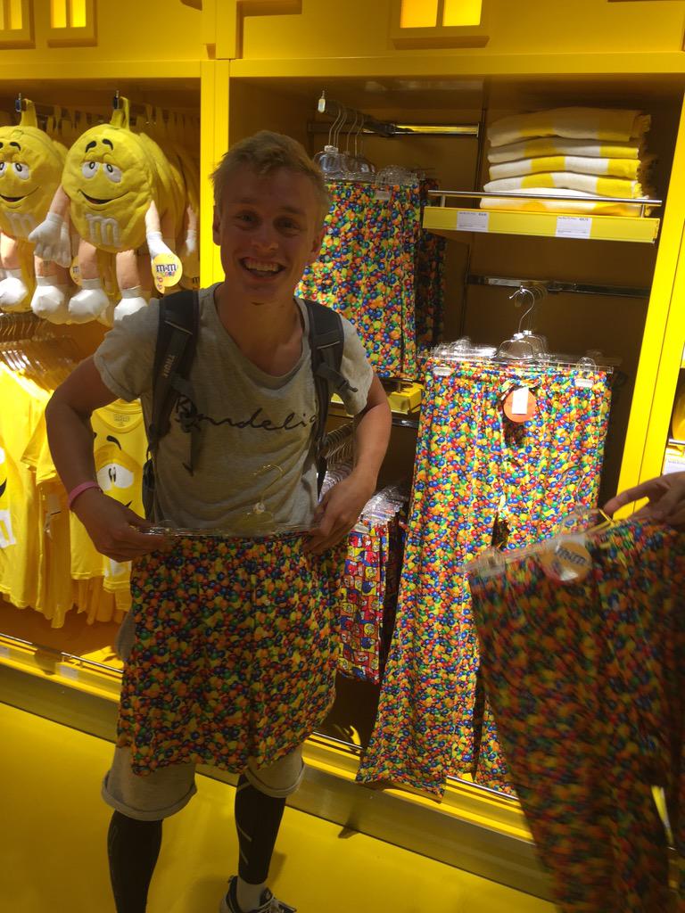 mrtnrkssn's tweet photo. M&amp;M factory pilot http://t.co/IaUq27i1Y7
