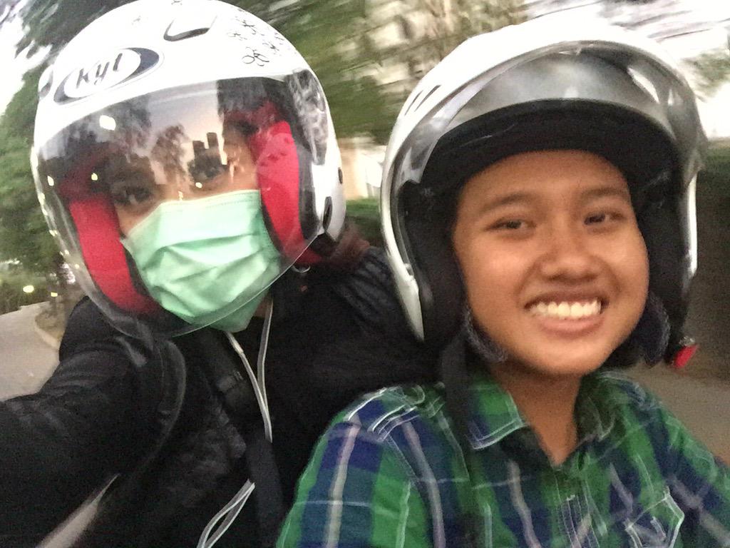inijedar's tweet photo. Otw EVERYBODY SUPERSTAR!!! Live 19.00wib di Transtv ❤️ ojeknya cewek mantannya Aliando katanya http://t.co/fLf2Ca3hNo