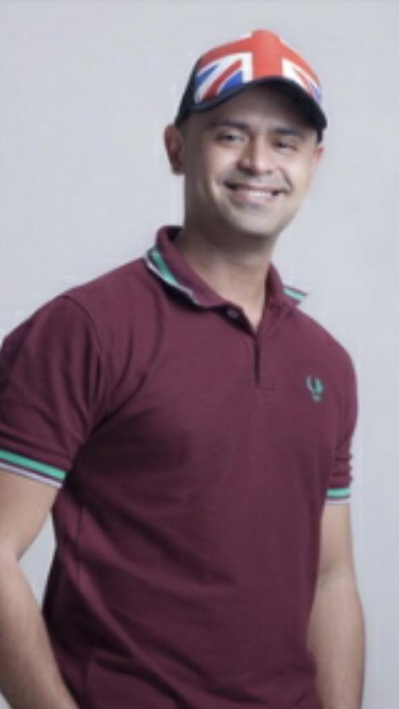 mau nonton akting kocak <a href="/MikeLucock/">Mike Lucock</a> jadi orang jawa yg takut sama mamanya? Harus tonton #MiemienTheMovie