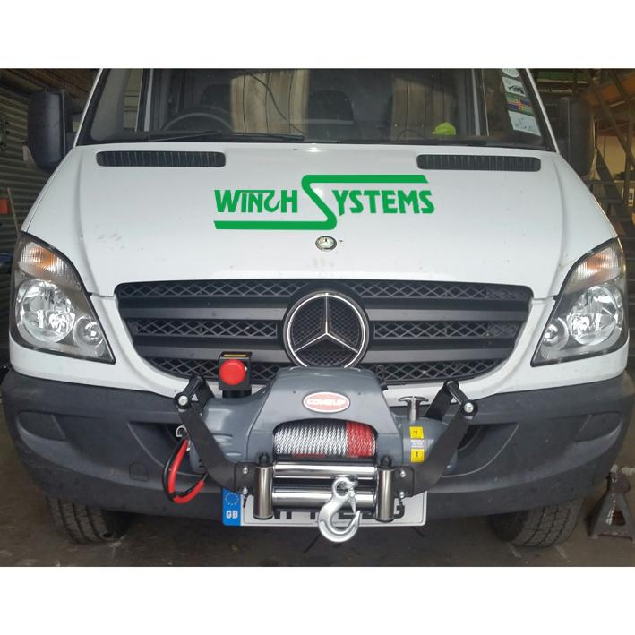 WinchSystems's tweet photo. Not all customers want a #winch permanently fitted to their vehicle, we can fit a #demount system @MercedesTruckUK http://t.co/aKieAg54a9