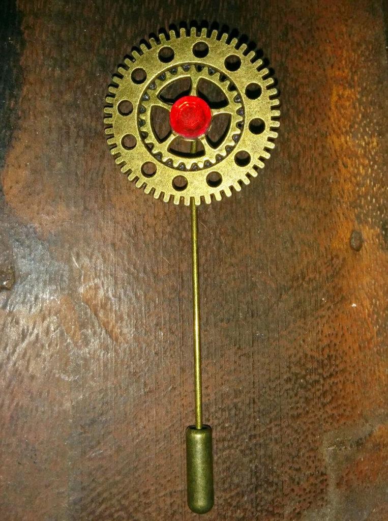 colonialemp's tweet image. Steampunk stick pin mens brass gears red crystal tie pin cosplay lapel brooch by ColonialE… ift.tt/1MPRyfv