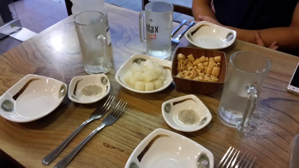 salutlacoree's tweet photo. Premier #repas à Seoul 2/3 http://t.co/5rGbqazl9z