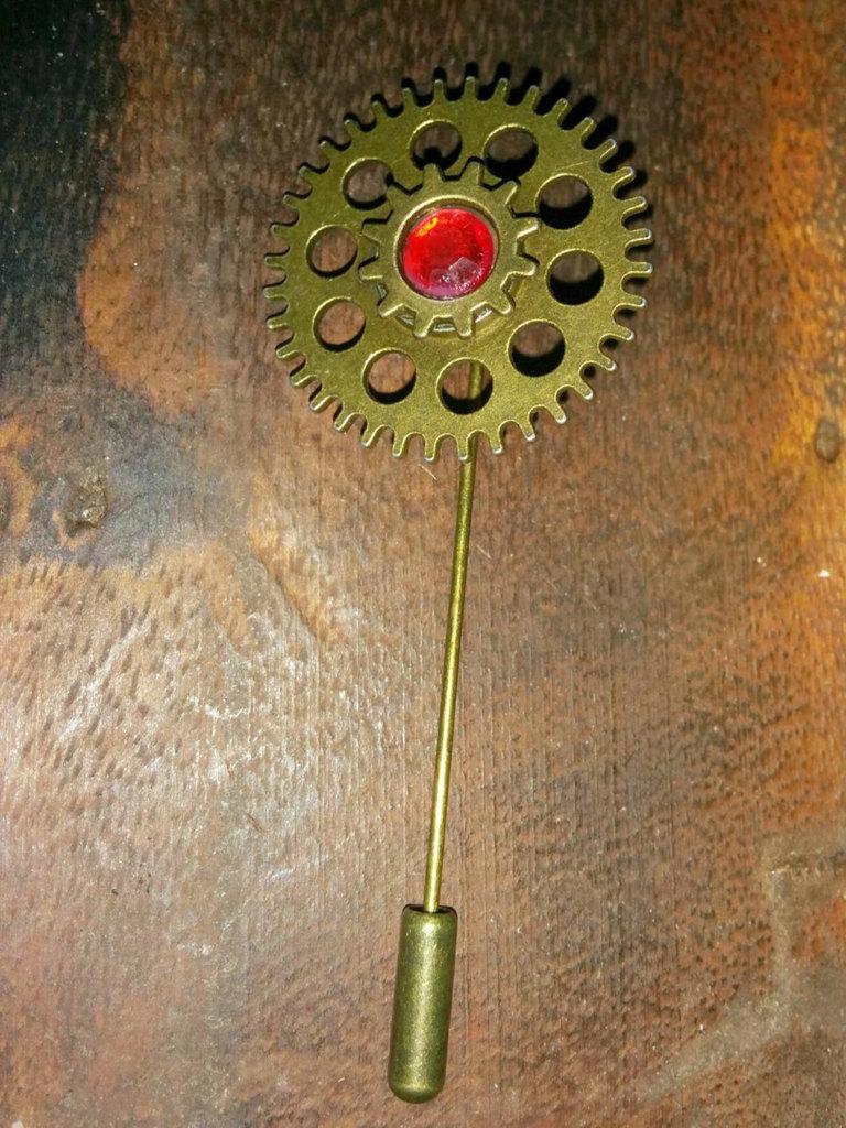 colonialemp's tweet image. Steampunk stick pin mens brass gears red crystal tie pin cosplay lapel brooch by ColonialE… ift.tt/15w1fhJ