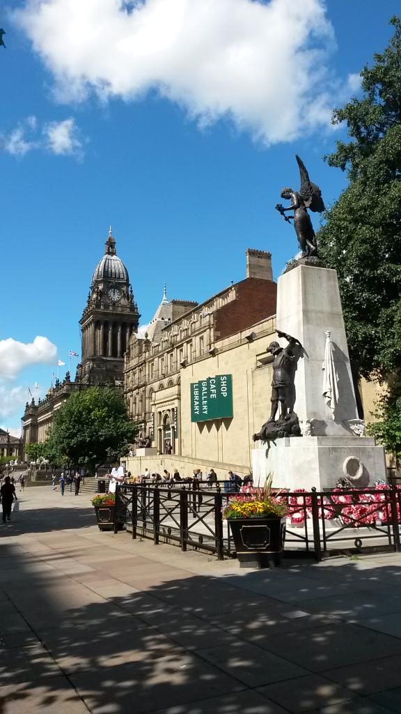Leeds_City_Ctr's tweet photo. Beautiful setting for lunch #leedscitycentre #victoriagardens http://t.co/sRpGTlL1xa