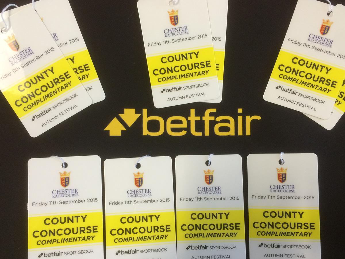We've got 5 pairs of tickets to <a href="/ChesterRaces/">chesterraces</a> on the Friday 11th Sept. RT &amp; Follow us for a chance to win!