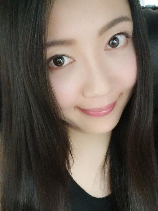 アイシャドウも秋冬用にしたの(♡˙︶˙♡) http://t.co/Fru4ptA3Xj