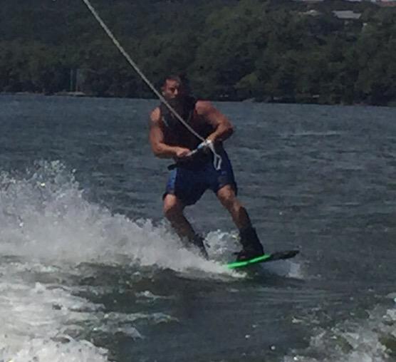 johnmontgomery1's tweet photo. Wakeboarding on Lake Austin!!
#sweepstakes #BummerFreeSummer http://t.co/Esw6ymvtrf