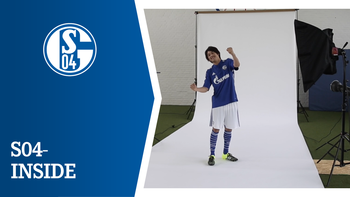 Fc Schalke 04 Wir Haben Atsuto Uchida Fdisanto9 Co Beim Fotoshooting Begleitet Lustig War S T Co Nwb91mb3tq S04 Http T Co F0tsperamp