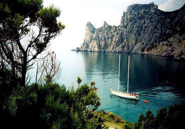 Стоит однажды вдохнуть ветер моря, и ты не забудешь Крым

#Красоты_России #КрасотыРоссии #Россия