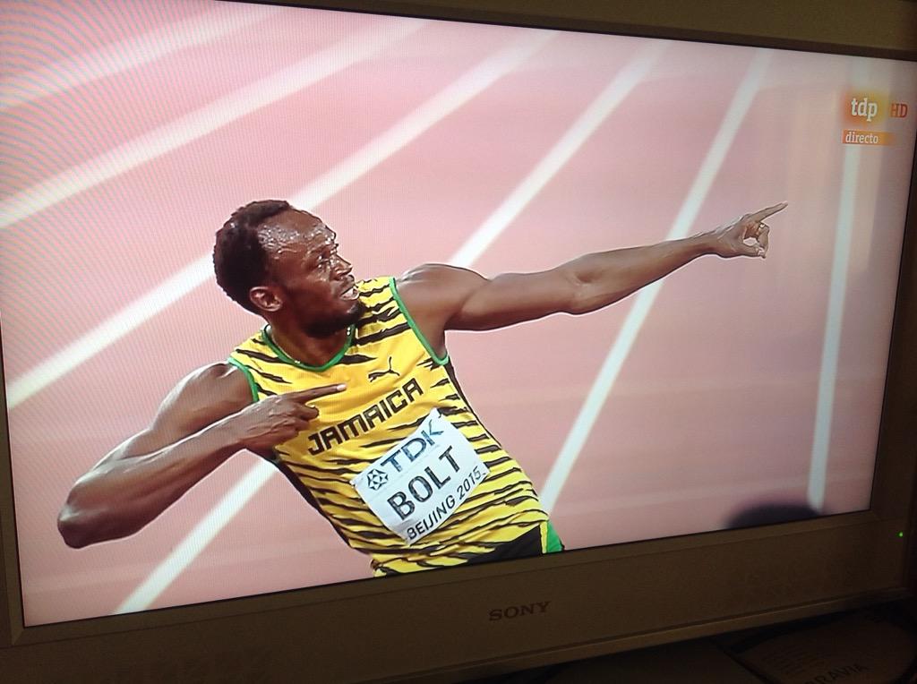 NataliaDicenta's tweet photo. .@usainbolt #LEGEND #Pekin2015 #TheBest 
RT @FabrizioPR: "El mejor! #UsainBolt http://t.co/aRtyYCDw7Z”
#JAMAICA http://t.co/tWrHyO05uX