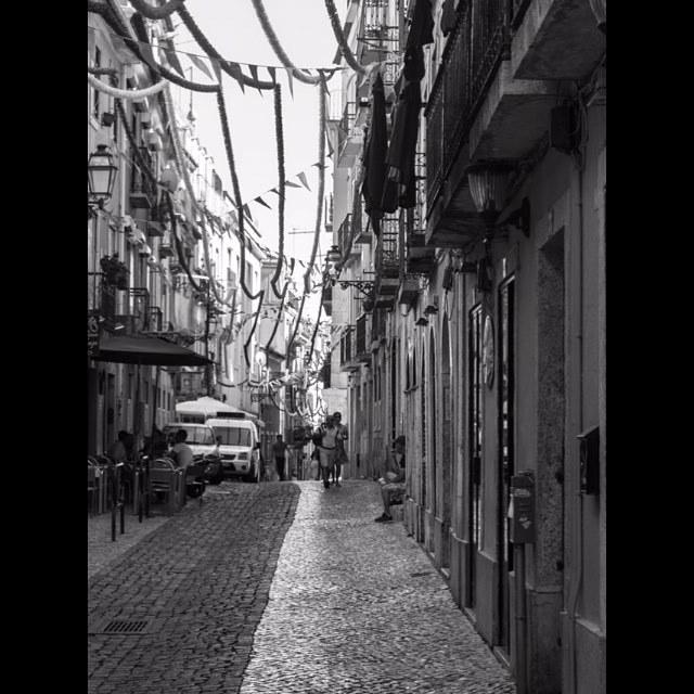 ilovebairroalto's tweet photo. #bnw_diamond #bnw_captures #bnw_oftheday #blackandwhite #inthestreets #igersfrance #igstreets #noircnoir #bw_france… http://t.co/mgo1D5q1Ea