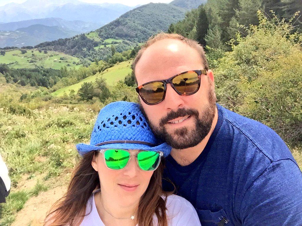RGOMEZGOMEZ82's tweet photo. Disfrutando del pirineo aragonés, con nuestras # Hawkers se ve mucho mejor @HawkersCo @nurizgz http://t.co/YG3b1zvEYA