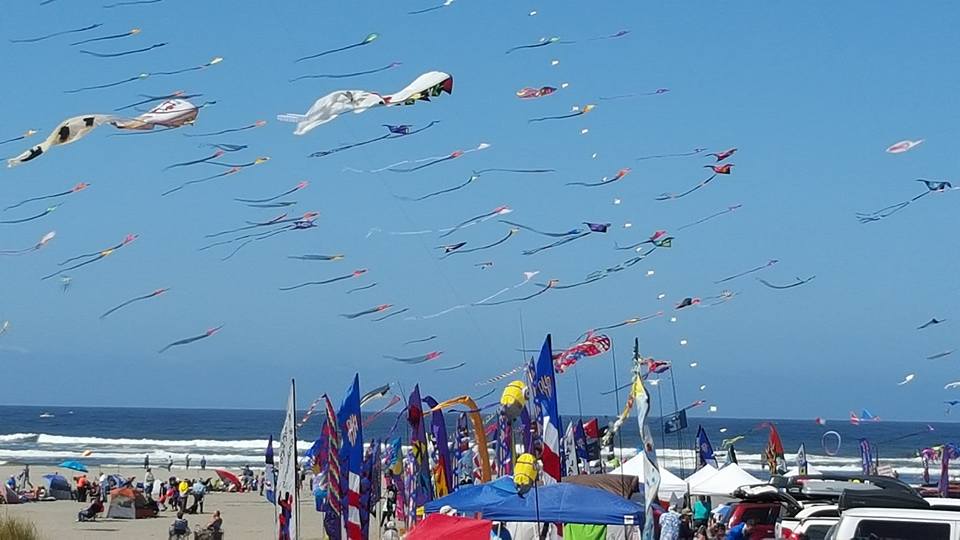 WorldKiteMuseum's tweet photo. Here are some pics from last weeks Washington State International Kite Festival in Long Beach, WA. #tourismmatters http://t.co/ItVspIYvbd