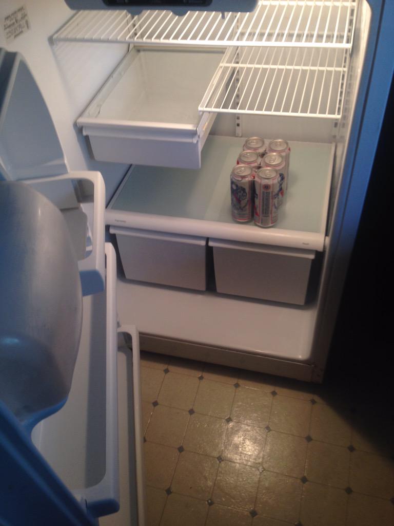 johndoesdrums's tweet image. Ladies and gentleman id like to show you the inside of my friend alex from @EverybodyRun refrigerator