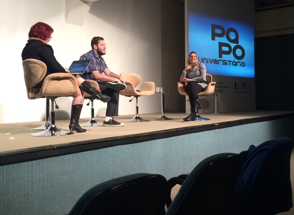 TVunivap's tweet photo. Já já começa a gravação do segundo #PapoUniversitário http://t.co/CE7vCRkXmg