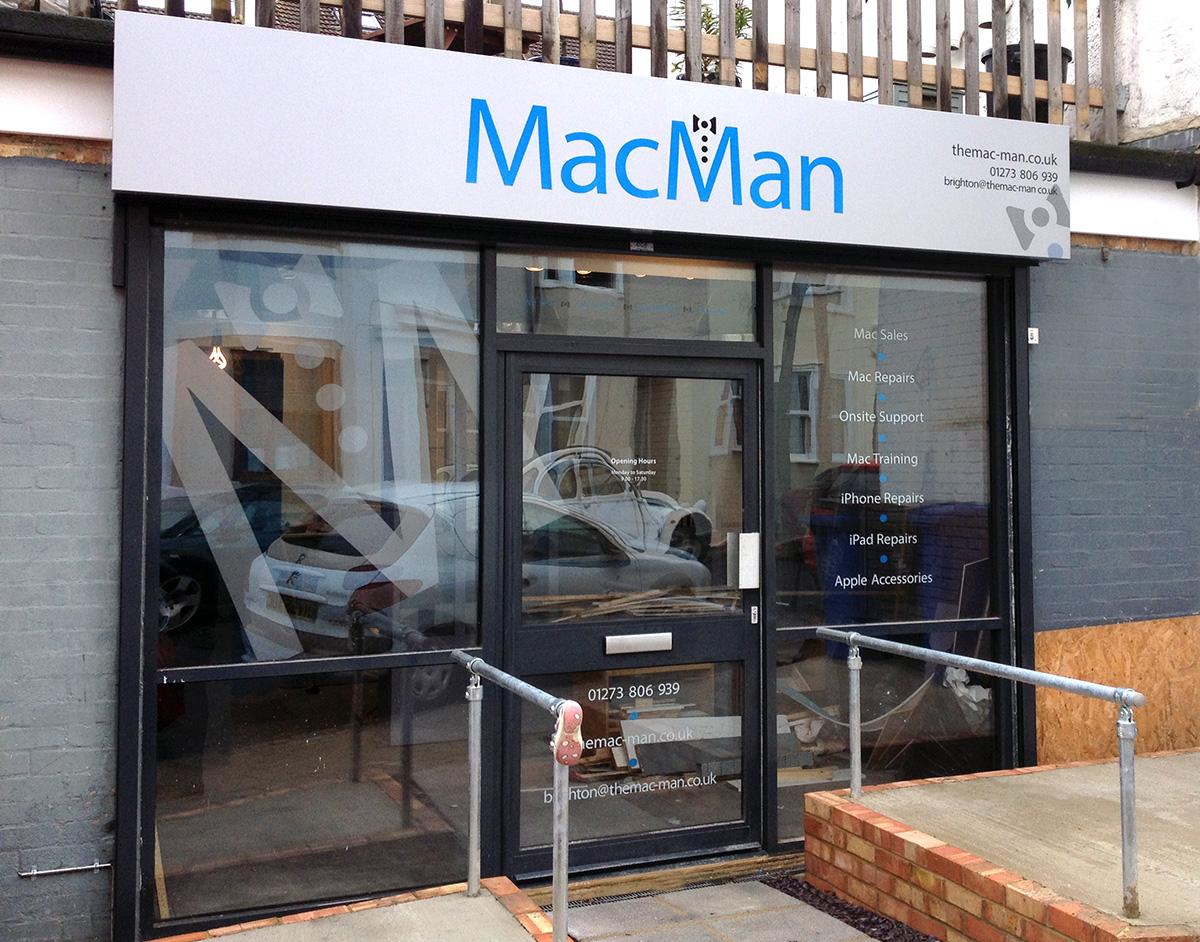 OlympicSignsUK's tweet photo. Just returned from installing tasty new shop #signage for #Apple experts@themac_man in #Brighton #chuffed http://t.co/KI99h5zO0S