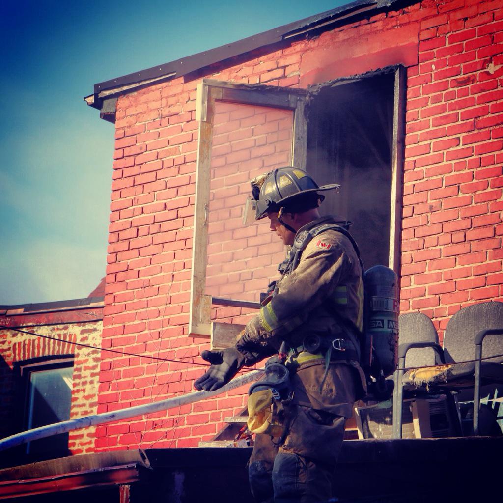 2 Alarm Fire this Morning in Kensington Market Great Job by Toronto Firefighters <a href="/TPFFA/">Toronto Firefighters</a> #toronto #kensingtonmarket