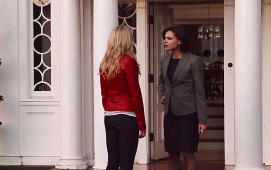 villanelle_kill's tweet photo. From “You don’t get to speak. You don’t get to do anything” to “There’s always a choice, Emma”  #swanqueen http://t.co/xqVHKSSPTA