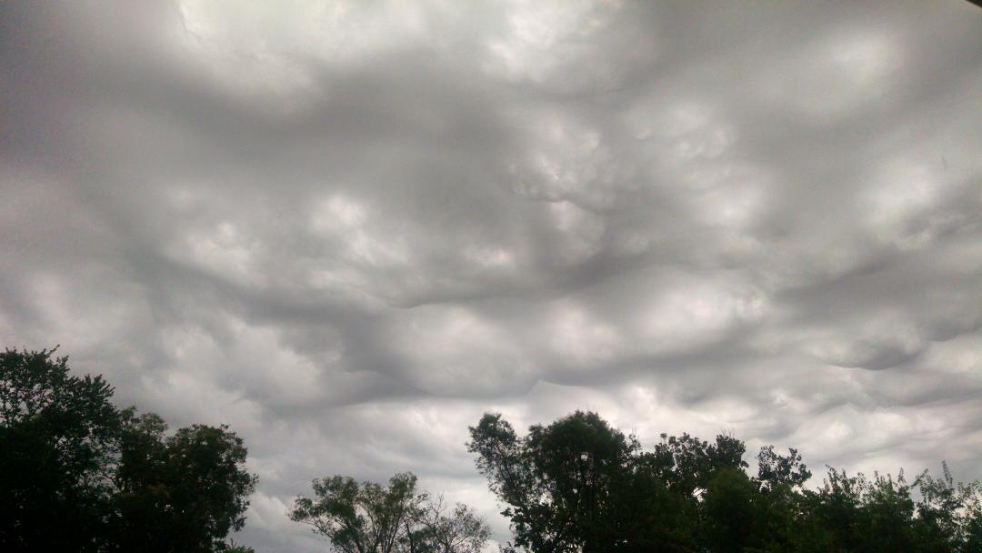 kendelastocker's tweet image. The clouds version of Rollin in deep